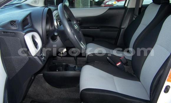 Acheter Occasion Voiture Toyota Yaris Blanc à Kigali, Rwanda Acheter Occasion Voiture Toyota Yaris Blanc à Kigali, Rwanda