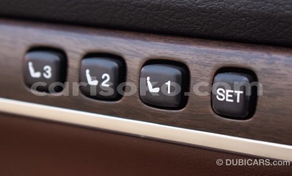 Acheter Import Voiture Toyota Land Cruiser Blanc à Import - Dubai, Rwanda Acheter Import Voiture Toyota Land Cruiser Blanc à Import - Dubai, Rwanda