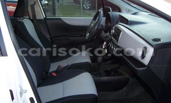 Acheter Occasion Voiture Toyota Yaris Blanc à Kigali, Rwanda Acheter Occasion Voiture Toyota Yaris Blanc à Kigali, Rwanda