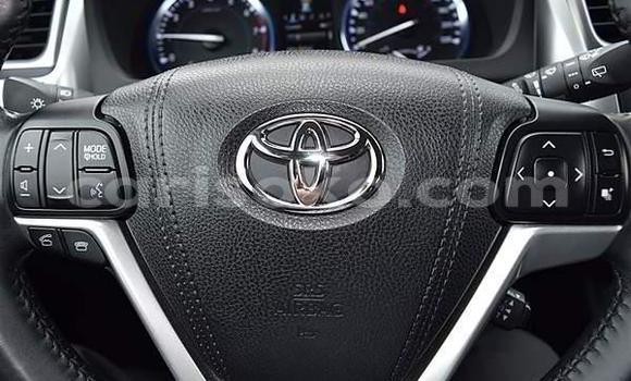 Sayi Na hannu Toyota Highlander Rouge Mota in Kigali a Rwanda Sayi Na hannu Toyota Highlander Rouge Mota in Kigali a Rwanda