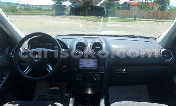 Buy Used Mercedes-Benz ML–Class Silver Car in Kigali in Rwanda Buy Used Mercedes-Benz ML–Class Silver Car in Kigali in Rwanda