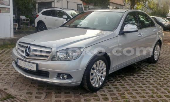 Acheter Occasion Voiture Mercedes-Benz C–Class Gris à Kigali, Rwanda Acheter Occasion Voiture Mercedes-Benz C–Class Gris à Kigali, Rwanda