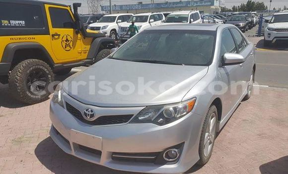 Acheter Occasion Voiture Toyota Camry Gris à Gicumbi, Rwanda Acheter Occasion Voiture Toyota Camry Gris à Gicumbi, Rwanda