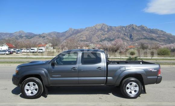 Buy Used Toyota Tacoma Beige Car in Kigali in Rwanda Buy Used Toyota Tacoma Beige Car in Kigali in Rwanda