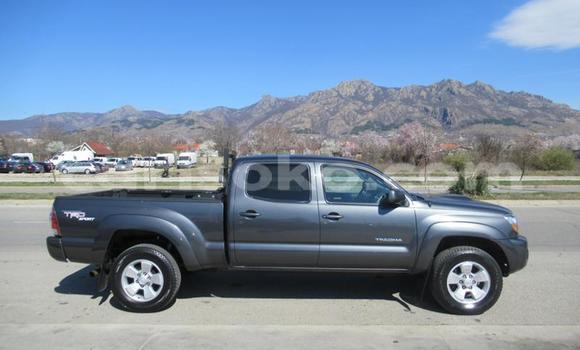 Buy Used Toyota Tacoma Beige Car in Kigali in Rwanda Buy Used Toyota Tacoma Beige Car in Kigali in Rwanda