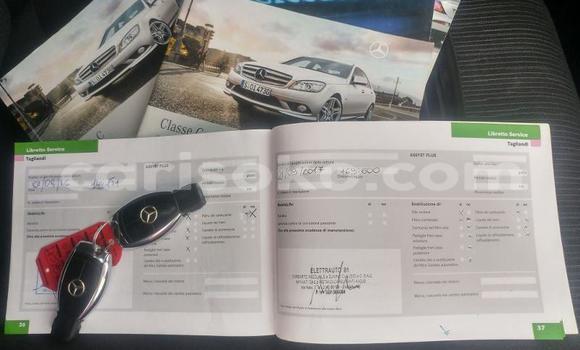 Sayi Na hannu Mercedes-Benz C–Class Gris Mota in Kigali a Rwanda Sayi Na hannu Mercedes-Benz C–Class Gris Mota in Kigali a Rwanda