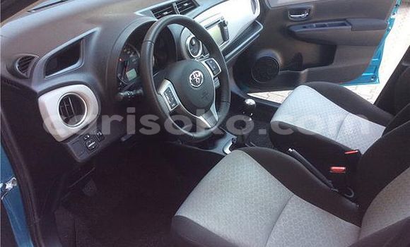 Acheter Occasion Voiture Toyota Yaris Bleu à Kigali, Rwanda Acheter Occasion Voiture Toyota Yaris Bleu à Kigali, Rwanda