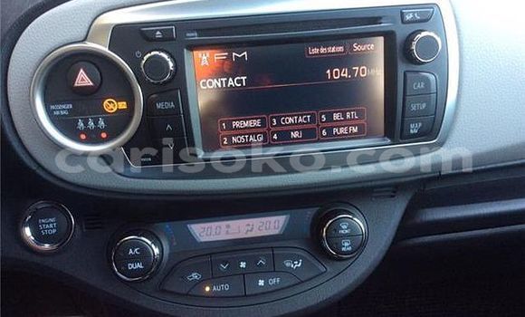 Acheter Occasion Voiture Toyota Yaris Bleu à Kigali, Rwanda Acheter Occasion Voiture Toyota Yaris Bleu à Kigali, Rwanda