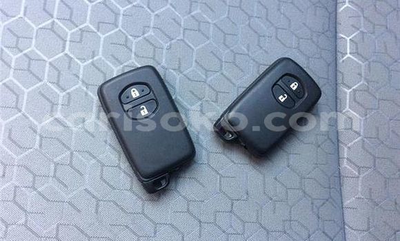 Acheter Occasion Voiture Toyota Yaris Bleu à Kigali, Rwanda Acheter Occasion Voiture Toyota Yaris Bleu à Kigali, Rwanda