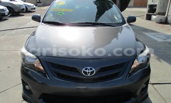 Acheter Occasion Voiture Toyota Corolla Noir à Kigali, Rwanda Acheter Occasion Voiture Toyota Corolla Noir à Kigali, Rwanda