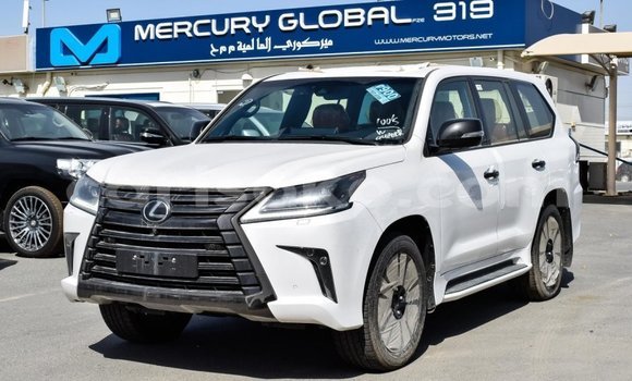 Acheter Import Voiture Lexus LX Blanc à Import - Dubai, Rwanda Acheter Import Voiture Lexus LX Blanc à Import - Dubai, Rwanda