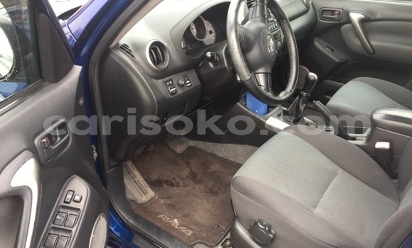 Acheter Occasion Voiture Toyota RAV4 Bleu à Kigali, Rwanda Acheter Occasion Voiture Toyota RAV4 Bleu à Kigali, Rwanda