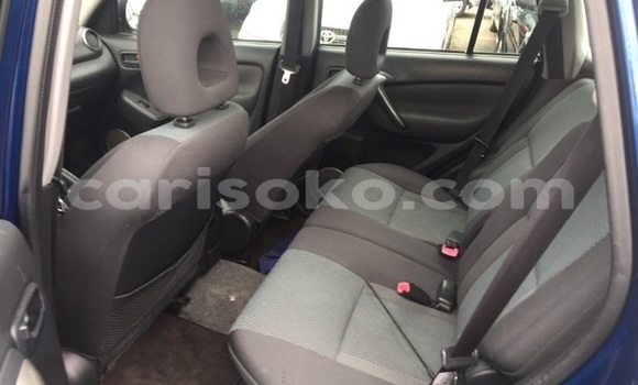 Acheter Occasion Voiture Toyota RAV4 Bleu à Kigali, Rwanda Acheter Occasion Voiture Toyota RAV4 Bleu à Kigali, Rwanda