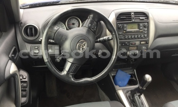 Acheter Occasion Voiture Toyota RAV4 Bleu à Kigali, Rwanda Acheter Occasion Voiture Toyota RAV4 Bleu à Kigali, Rwanda