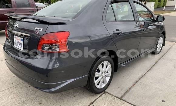 Sayi Na hannu Toyota Yaris Beige Mota in Kigali a Rwanda Sayi Na hannu Toyota Yaris Beige Mota in Kigali a Rwanda