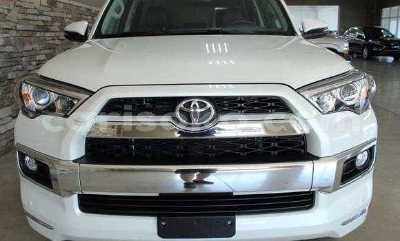 Acheter Occasion Voiture Toyota 4Runner Blanc à Kigali, Rwanda Acheter Occasion Voiture Toyota 4Runner Blanc à Kigali, Rwanda
