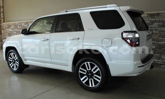 Acheter Occasion Voiture Toyota 4Runner Blanc à Kigali, Rwanda Acheter Occasion Voiture Toyota 4Runner Blanc à Kigali, Rwanda