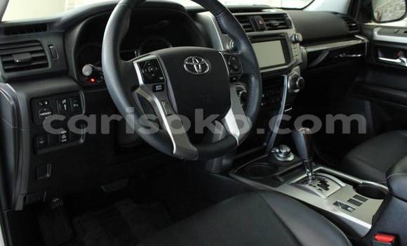 Acheter Occasion Voiture Toyota 4Runner Blanc à Kigali, Rwanda Acheter Occasion Voiture Toyota 4Runner Blanc à Kigali, Rwanda