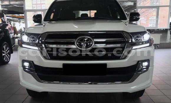 Buy Used Toyota Land Cruiser White Car in Kigali in Rwanda Buy Used Toyota Land Cruiser White Car in Kigali in Rwanda