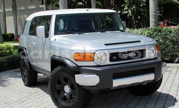 Buy Used Toyota FJ Cruiser Silver Car in Gasarenda in Rwanda Buy Used Toyota FJ Cruiser Silver Car in Gasarenda in Rwanda