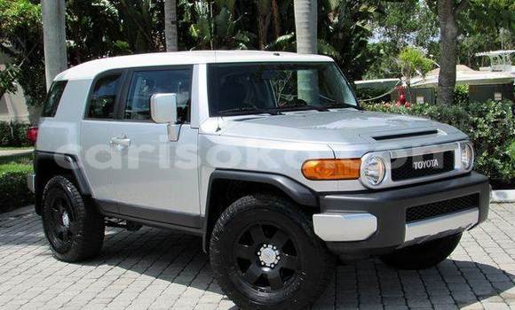 Buy Used Toyota FJ Cruiser Silver Car in Gasarenda in Rwanda Buy Used Toyota FJ Cruiser Silver Car in Gasarenda in Rwanda