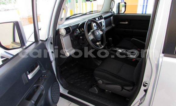 Buy Used Toyota FJ Cruiser Silver Car in Gasarenda in Rwanda Buy Used Toyota FJ Cruiser Silver Car in Gasarenda in Rwanda