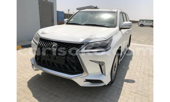 Acheter Import Voiture Lexus LX Blanc à Import - Dubai, Rwanda Acheter Import Voiture Lexus LX Blanc à Import - Dubai, Rwanda