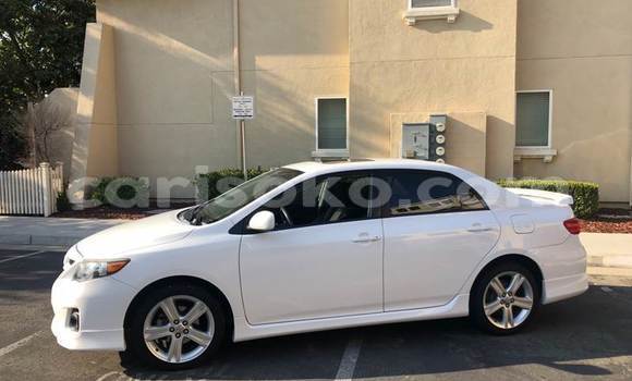 Sayi Na hannu Toyota Corolla Blanc Mota in Kigali a Rwanda Sayi Na hannu Toyota Corolla Blanc Mota in Kigali a Rwanda