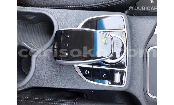 Acheter Import Voiture Mercedes-Benz 250 Rouge à Import - Dubai, Rwanda Acheter Import Voiture Mercedes-Benz 250 Rouge à Import - Dubai, Rwanda