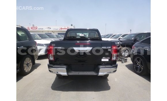 Acheter Import Voiture Toyota Hilux Noir à Import - Dubai, Rwanda Acheter Import Voiture Toyota Hilux Noir à Import - Dubai, Rwanda