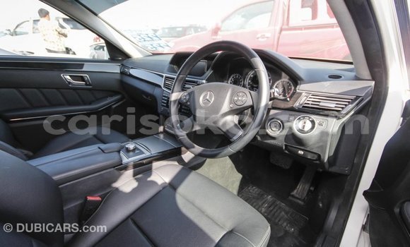 Acheter Import Voiture Mercedes-Benz 200 Blanc à Import - Dubai, Rwanda Acheter Import Voiture Mercedes-Benz 200 Blanc à Import - Dubai, Rwanda