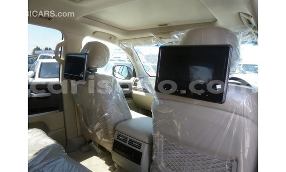 Acheter Import Voiture Toyota Land Cruiser Blanc à Import - Dubai, Rwanda Acheter Import Voiture Toyota Land Cruiser Blanc à Import - Dubai, Rwanda