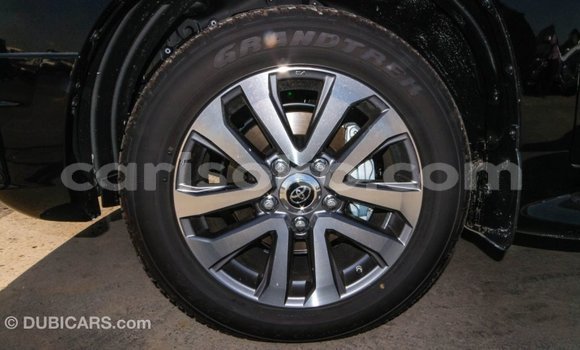 Acheter Import Voiture Toyota Land Cruiser Noir à Import - Dubai, Rwanda Acheter Import Voiture Toyota Land Cruiser Noir à Import - Dubai, Rwanda