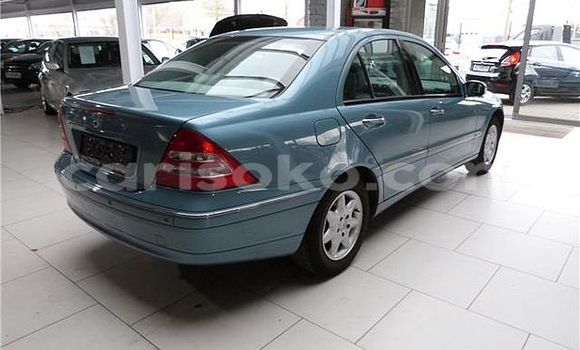 Acheter Occasion Voiture Mercedes-Benz C–Class Bleu à Kigali, Rwanda Acheter Occasion Voiture Mercedes-Benz C–Class Bleu à Kigali, Rwanda