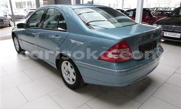 Acheter Occasion Voiture Mercedes-Benz C–Class Bleu à Kigali, Rwanda Acheter Occasion Voiture Mercedes-Benz C–Class Bleu à Kigali, Rwanda