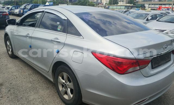 اشتري مستعمل Hyundai Sonata Blanc سيارة في Kigali في Rwanda اشتري مستعمل Hyundai Sonata Blanc سيارة في Kigali في Rwanda