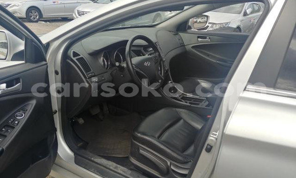 اشتري مستعمل Hyundai Sonata Blanc سيارة في Kigali في Rwanda اشتري مستعمل Hyundai Sonata Blanc سيارة في Kigali في Rwanda