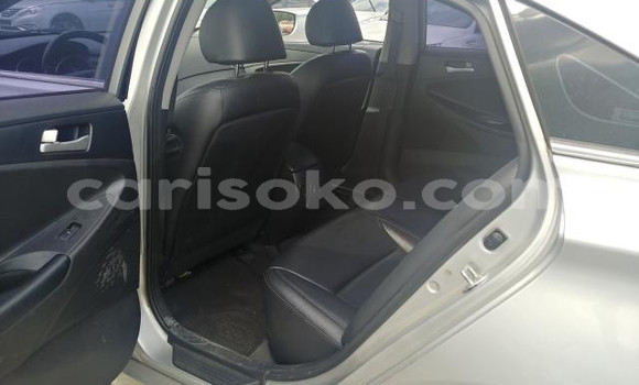 اشتري مستعمل Hyundai Sonata Blanc سيارة في Kigali في Rwanda اشتري مستعمل Hyundai Sonata Blanc سيارة في Kigali في Rwanda