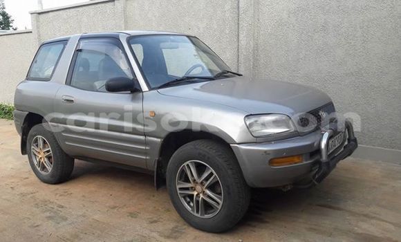 Acheter Occasion Voiture Toyota RAV4 Gris à Kigali, Rwanda Acheter Occasion Voiture Toyota RAV4 Gris à Kigali, Rwanda