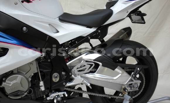 اشتري جديد BMW S 1000 Bleu دراجة نارية في Kigali في Rwanda اشتري جديد BMW S 1000 Bleu دراجة نارية في Kigali في Rwanda