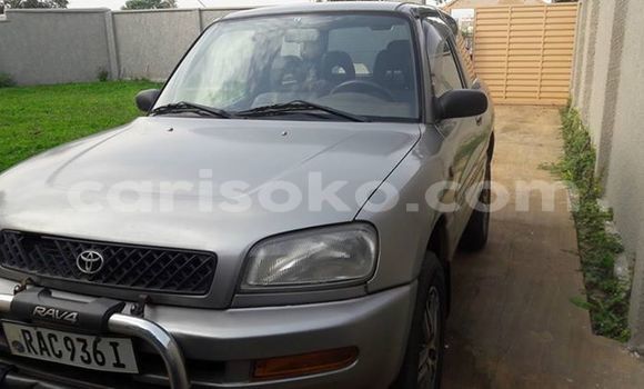 Acheter Occasion Voiture Toyota RAV4 Gris à Kigali, Rwanda Acheter Occasion Voiture Toyota RAV4 Gris à Kigali, Rwanda