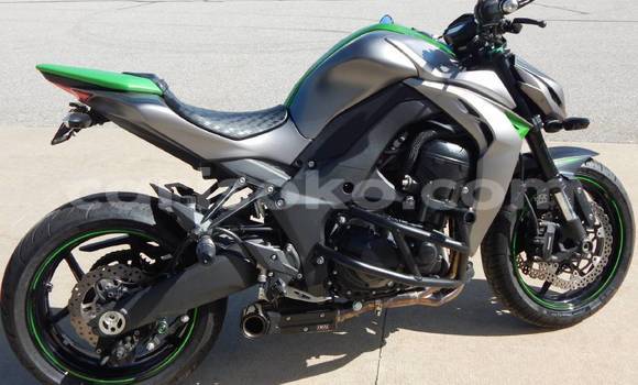 اشتري جديد Kawasaki Z 1000 Vert دراجة نارية في Kigali في Rwanda اشتري جديد Kawasaki Z 1000 Vert دراجة نارية في Kigali في Rwanda
