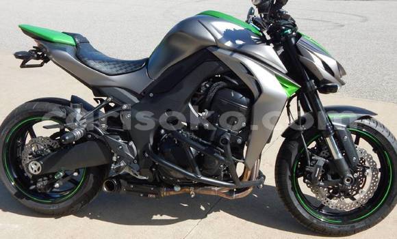 اشتري جديد Kawasaki Z 1000 Vert دراجة نارية في Kigali في Rwanda اشتري جديد Kawasaki Z 1000 Vert دراجة نارية في Kigali في Rwanda