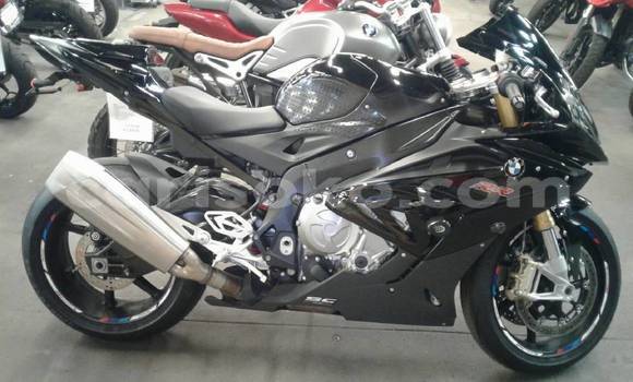 Sayi Sabo BMW S 1000 Noir Motsi in Kigali a Rwanda Sayi Sabo BMW S 1000 Noir Motsi in Kigali a Rwanda