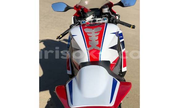 اشتري جديد Honda CBR 1000 RR Rouge دراجة نارية في Kigali في Rwanda اشتري جديد Honda CBR 1000 RR Rouge دراجة نارية في Kigali في Rwanda