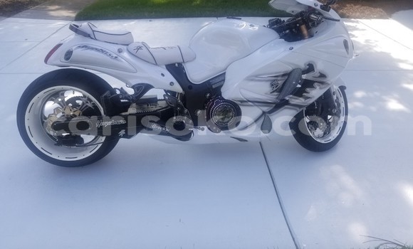 اشتري جديد Suzuki HAYABUSA Blanc دراجة نارية في Kigali في Rwanda اشتري جديد Suzuki HAYABUSA Blanc دراجة نارية في Kigali في Rwanda