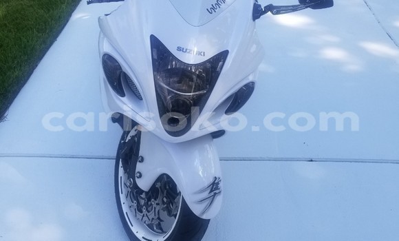 اشتري جديد Suzuki HAYABUSA Blanc دراجة نارية في Kigali في Rwanda اشتري جديد Suzuki HAYABUSA Blanc دراجة نارية في Kigali في Rwanda