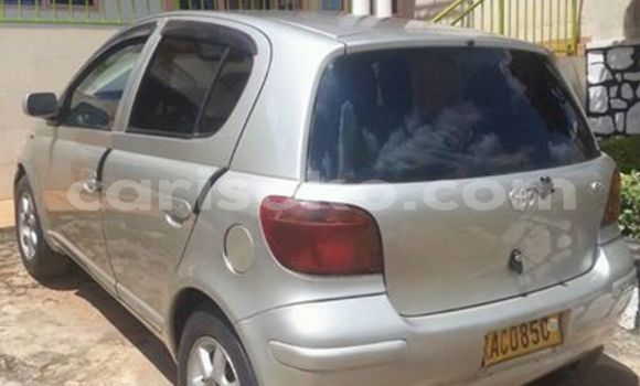 Acheter Occasion Voiture Toyota Vitz Gris à Kigali au Rwanda Acheter Occasion Voiture Toyota Vitz Gris à Kigali au Rwanda