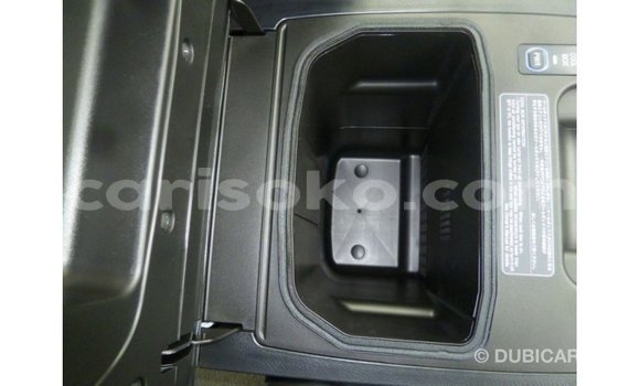 Acheter Import Voiture Toyota Land Cruiser Noir à Import - Dubai, Rwanda Acheter Import Voiture Toyota Land Cruiser Noir à Import - Dubai, Rwanda