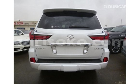 Acheter Import Voiture Lexus LX Blanc à Import - Dubai, Rwanda Acheter Import Voiture Lexus LX Blanc à Import - Dubai, Rwanda